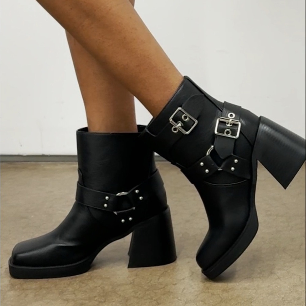 Azalea Wang “Scooter” Biker Faux Leather Motorcycle Boots 7